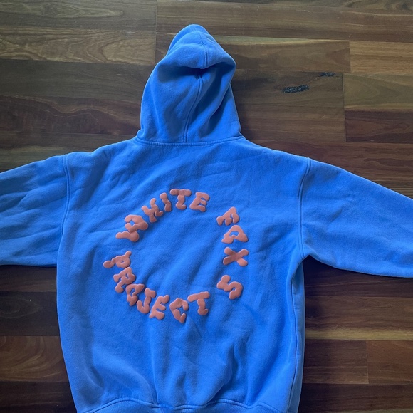 White Fox Project 5 Hoodie - Picture 2 of 3